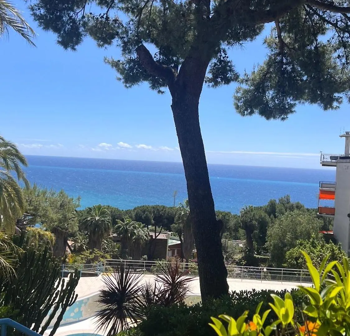 Mamariviera Home Holidays Sanremo - Casa Vista Mare Con Piscina
